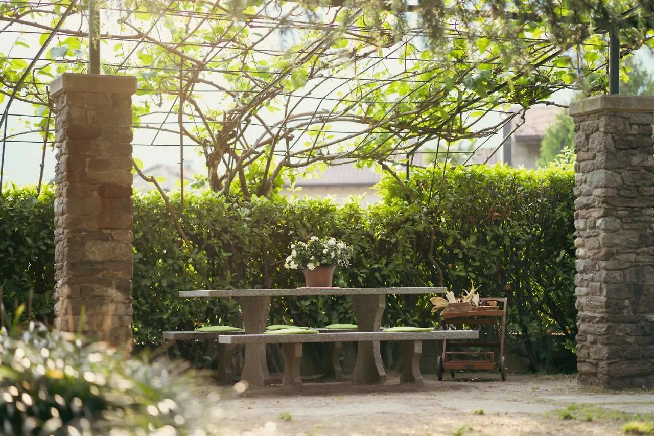 Residence Antico Torchio Dervio Aparthotel